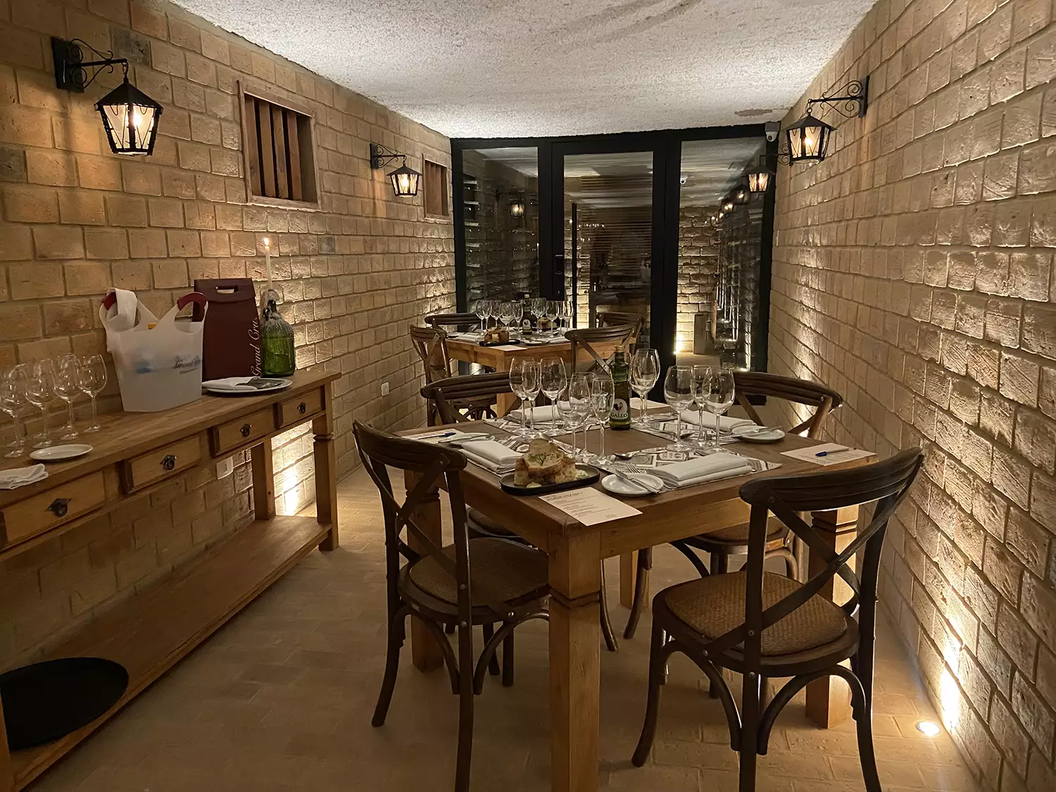 Adega Jantar Hotel para Crianças Famílias Just Real Moms