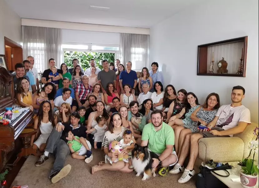 Netos e toda a familia com os bizavós - Just Real Moms